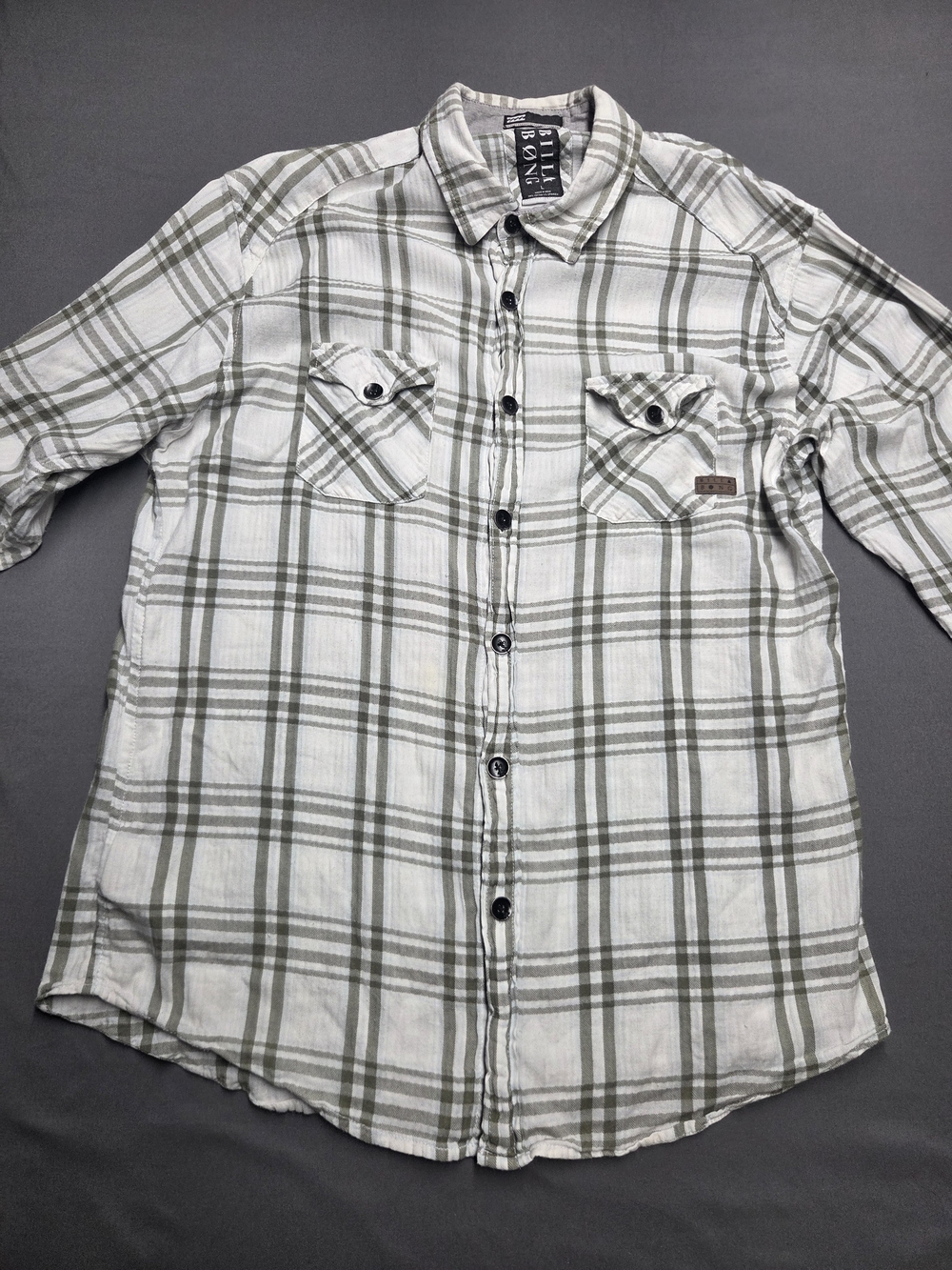 🛹 Classic lightweight and comfortable Billabong men's long-sleeve casual button